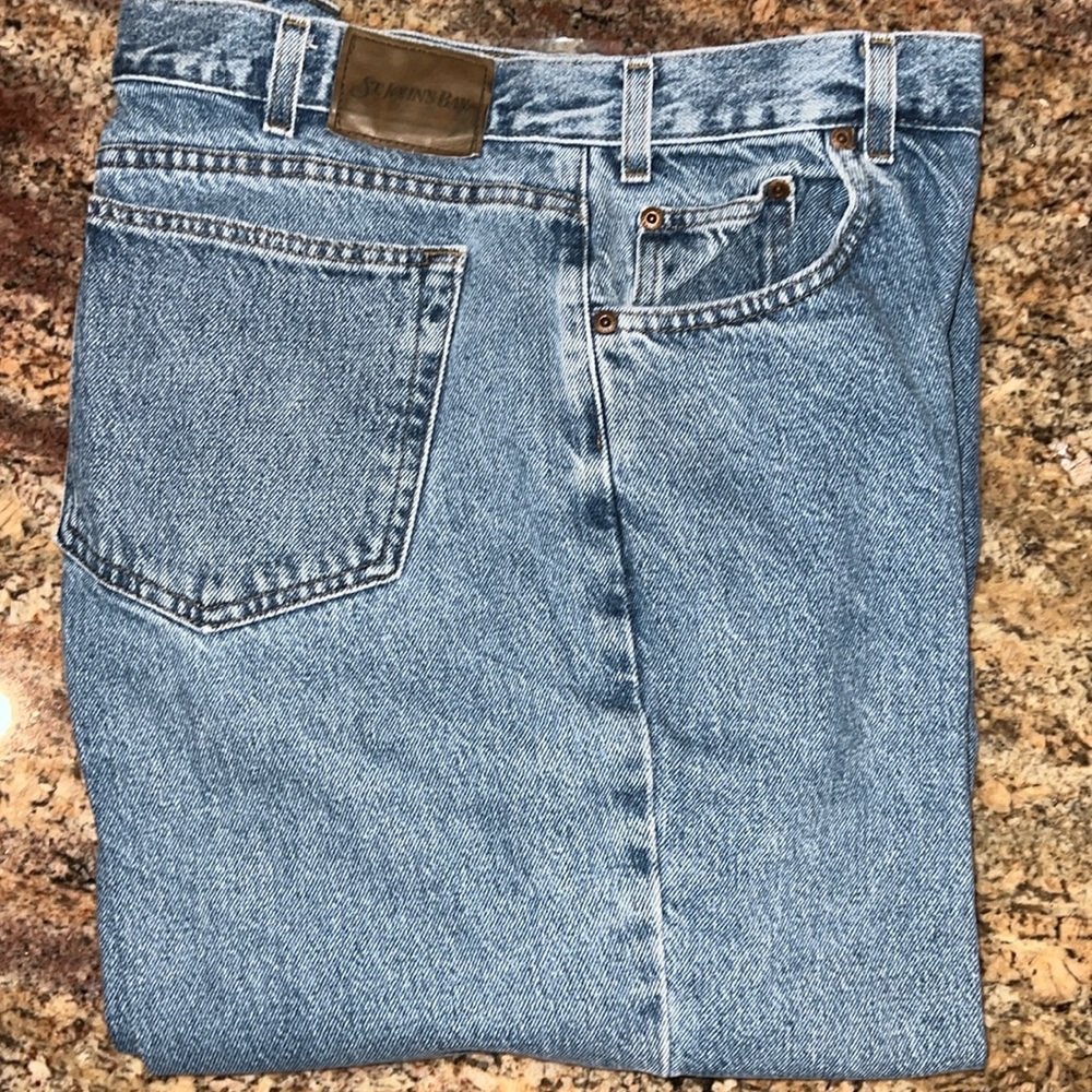Men’s 42x30 St John’s Bay • Easy Fit • Straight Leg • Blue Jeans. • EUC Like New
